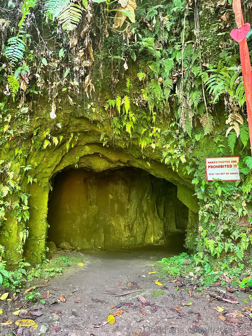 Who else loves caves i would love to live in a cave haha 