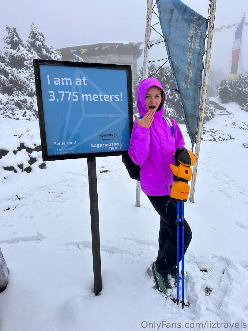 Another cold snowy cloudy day i only have two sets of clothes so part 1 