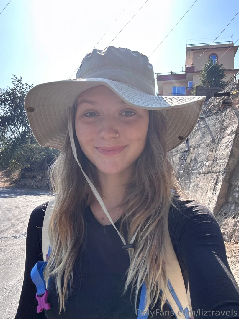 The coolest hike ended up getting so hot haha but it was so cold in 