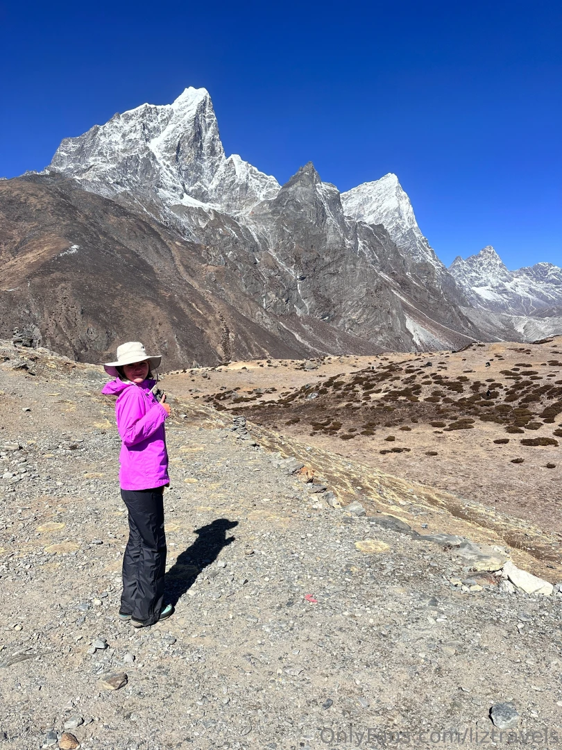 It might look sunny but it s absolutely freezing cold everestbasecamp 