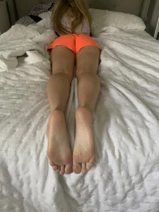 Pov you re standing over me and your about to finish on my soles