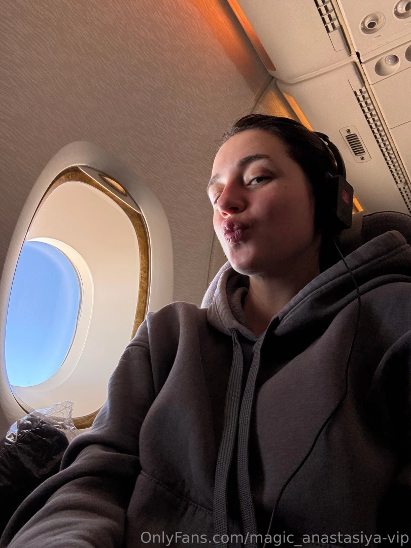 My flight and the food on the plane were delicious part 1 