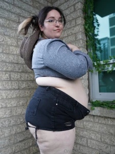 Howdy would you bite that rolls part 1