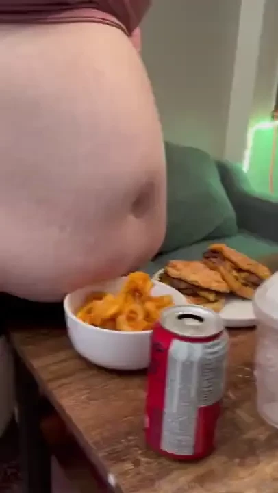 Morning belly about to devour hamburgers 