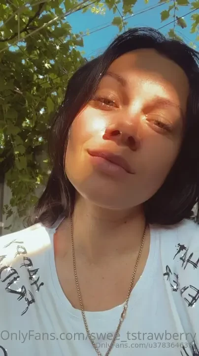 It s such great weather today and i d love to sunbathe are you coming 