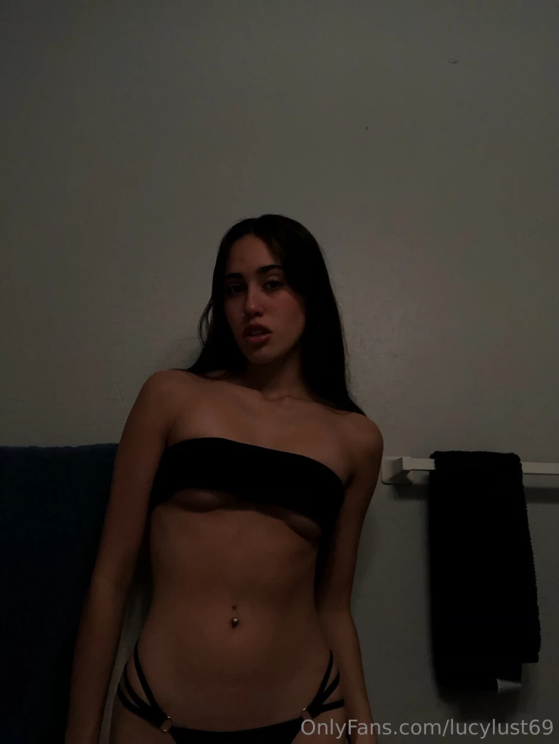 Nympho i m such a horny girl i could play with my pussy all day long part 1 