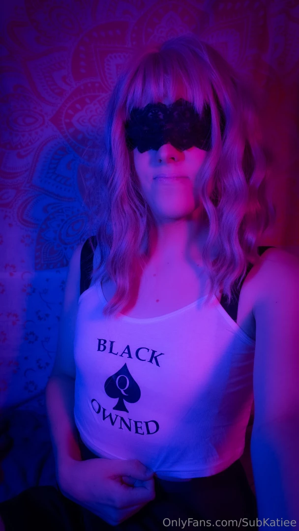 This photoset is a special one for all my foot and pit sluts out there 