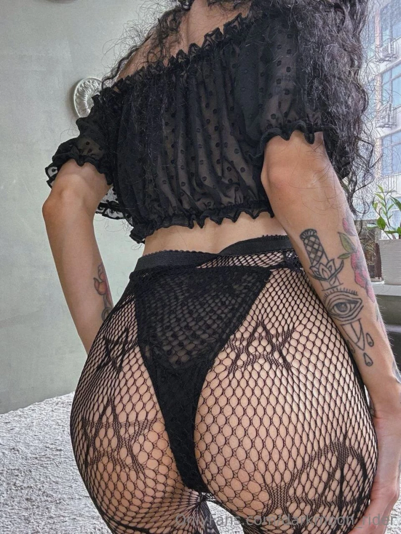 How much would you rate my ass you ll get a dm gift for participating 
