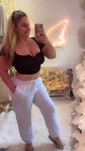 Do you want to see my newest content check dm