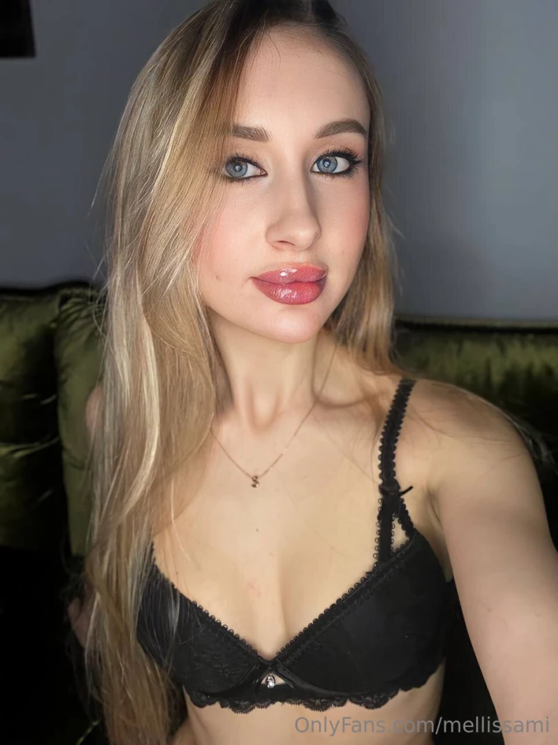 Selfie time i m not a fan of this type of photos buuut if you like it 