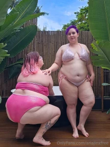 Get you someone who looks at you the way i look at anniethymeforyou