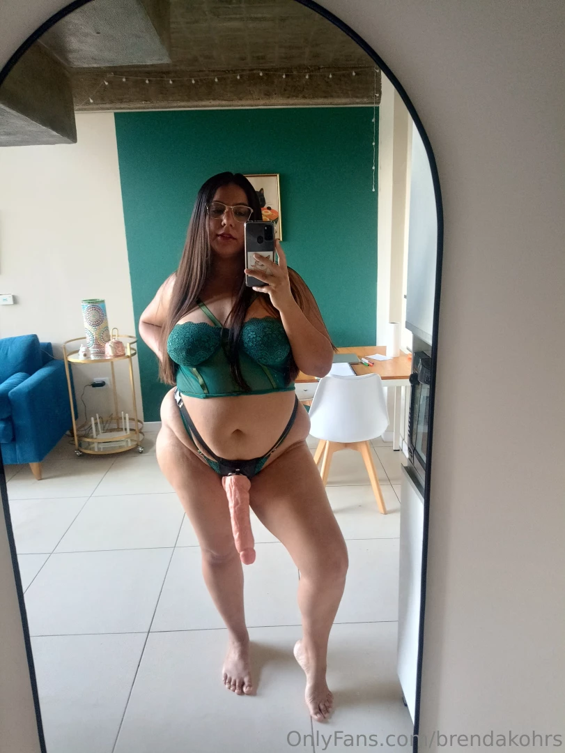 Its huge but i know you want it slutty boy 