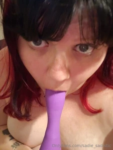 Decided to make some videos of me sucking on my toys hope y all enjoy
