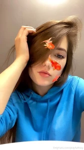 Who wants to get on the list of close friends this is a list this is a