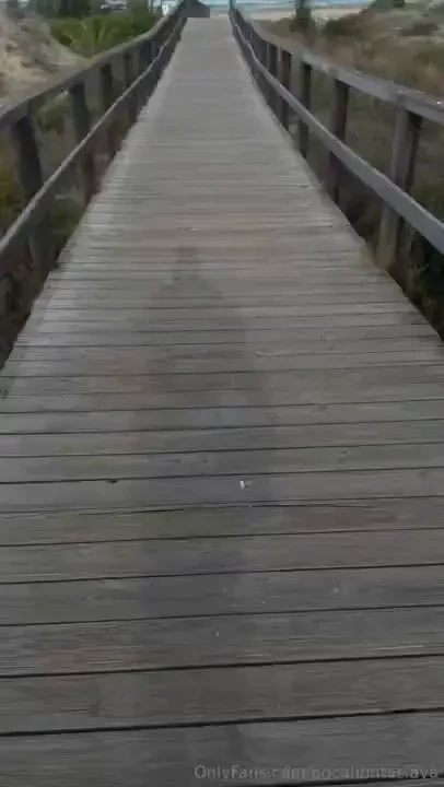 A walk along the embankment is a special kind of leisure which 