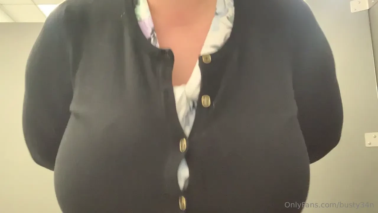 Omg someone walked in while i was recording at work 