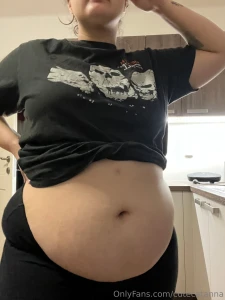 Belly waiting patiently to be filled up