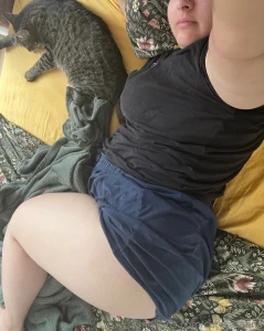 My cat can be cute and my tights big