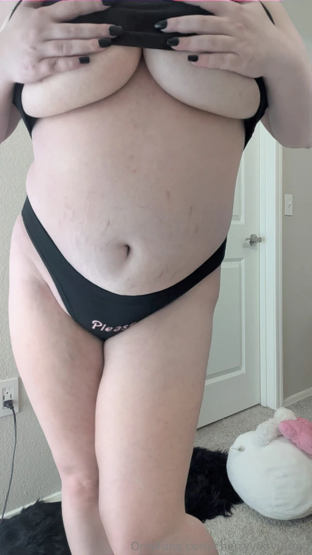 Happy titty tuesday part 2100 