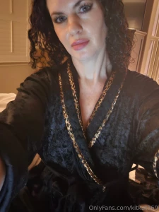 Hey there baby guess what kinda mood i m in tonight