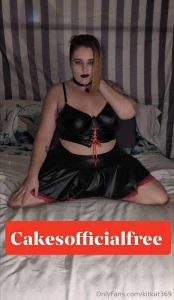 Come watch this naughty nerdy and needy texan wife play with her part 5