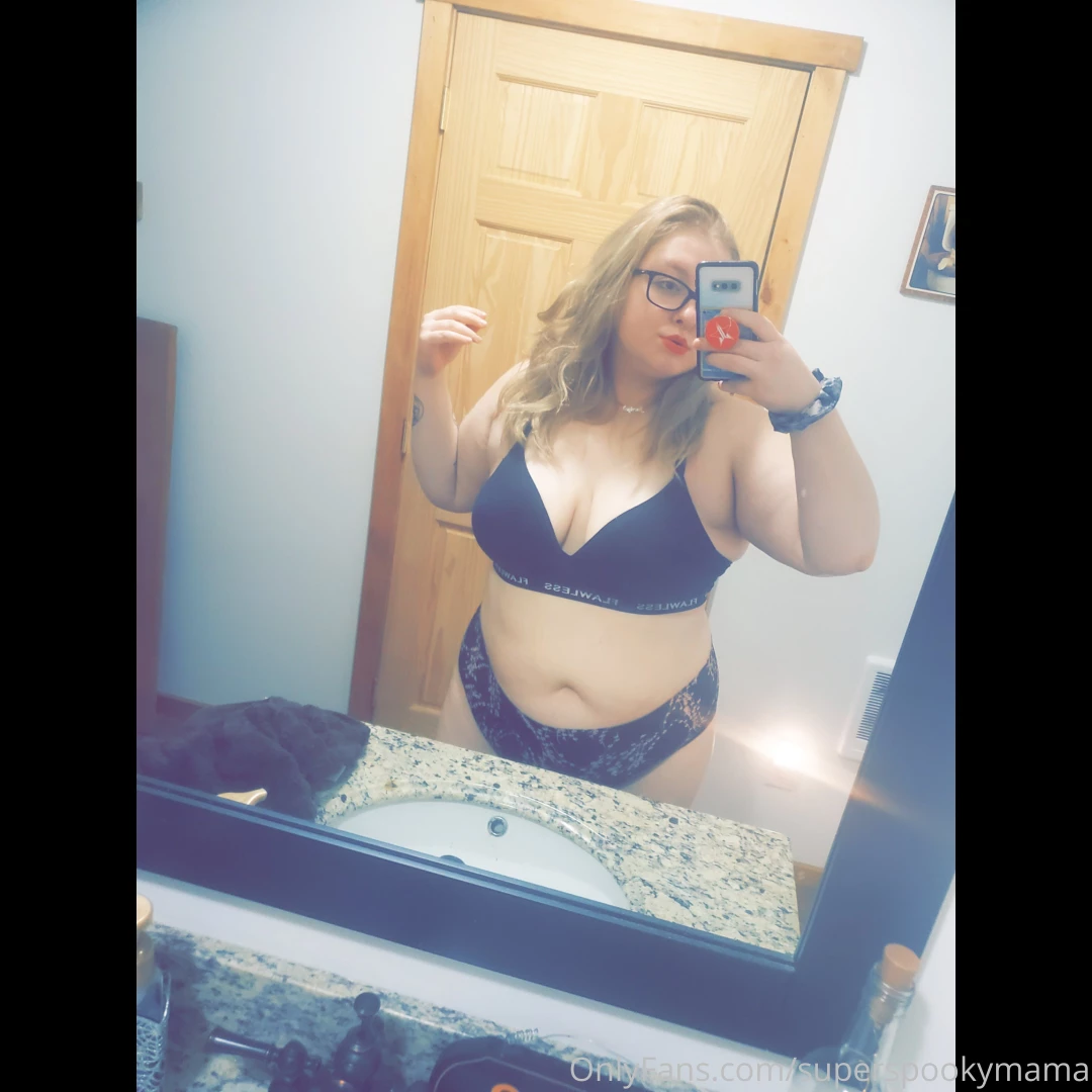 A few tipsy mirror selfies from last night to help push the morning part 1 