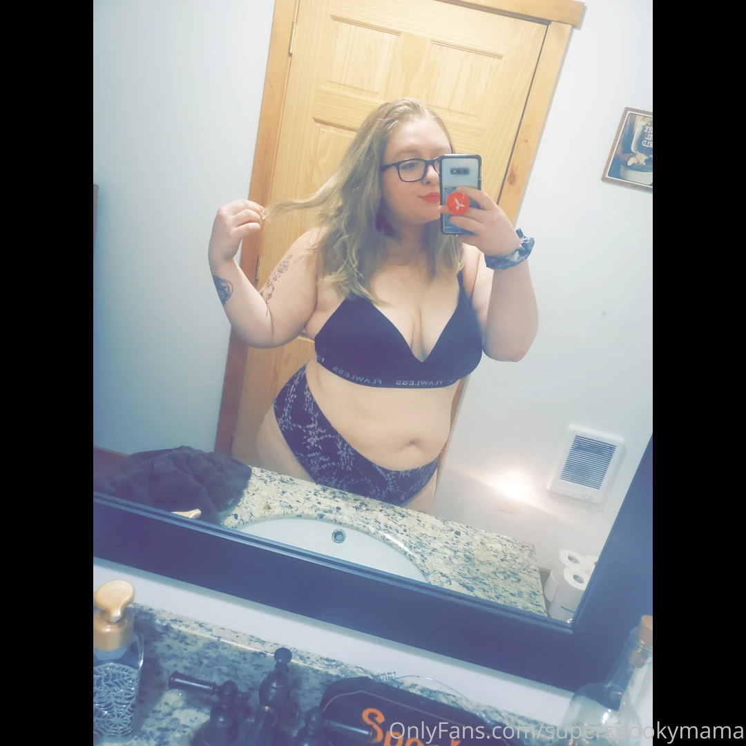 A few tipsy mirror selfies from last night to help push the morning 