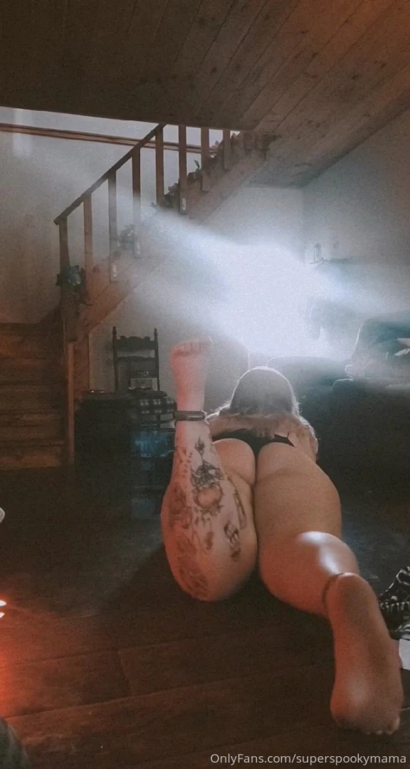 Im begging im crawling im down here on my knees i hope you like the part 3 