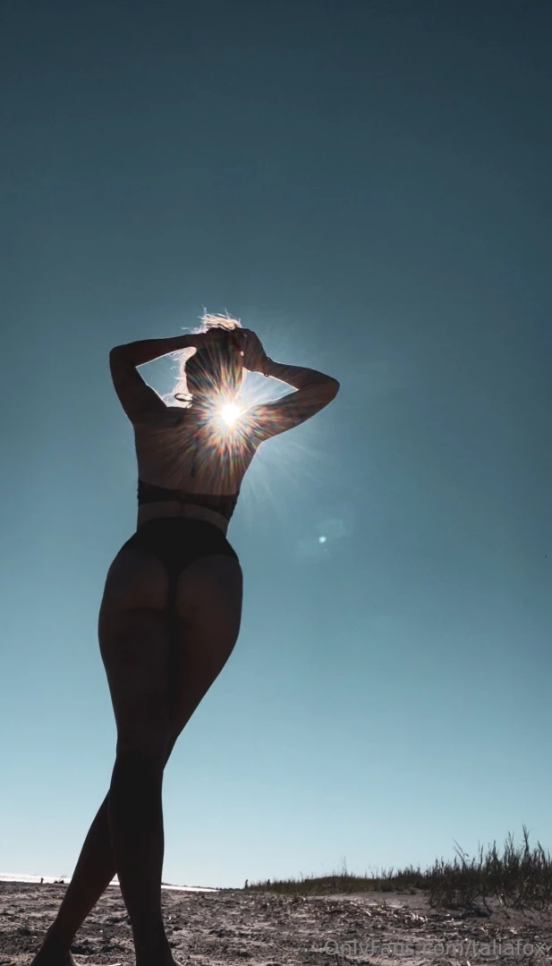 Take me to the beach forever 