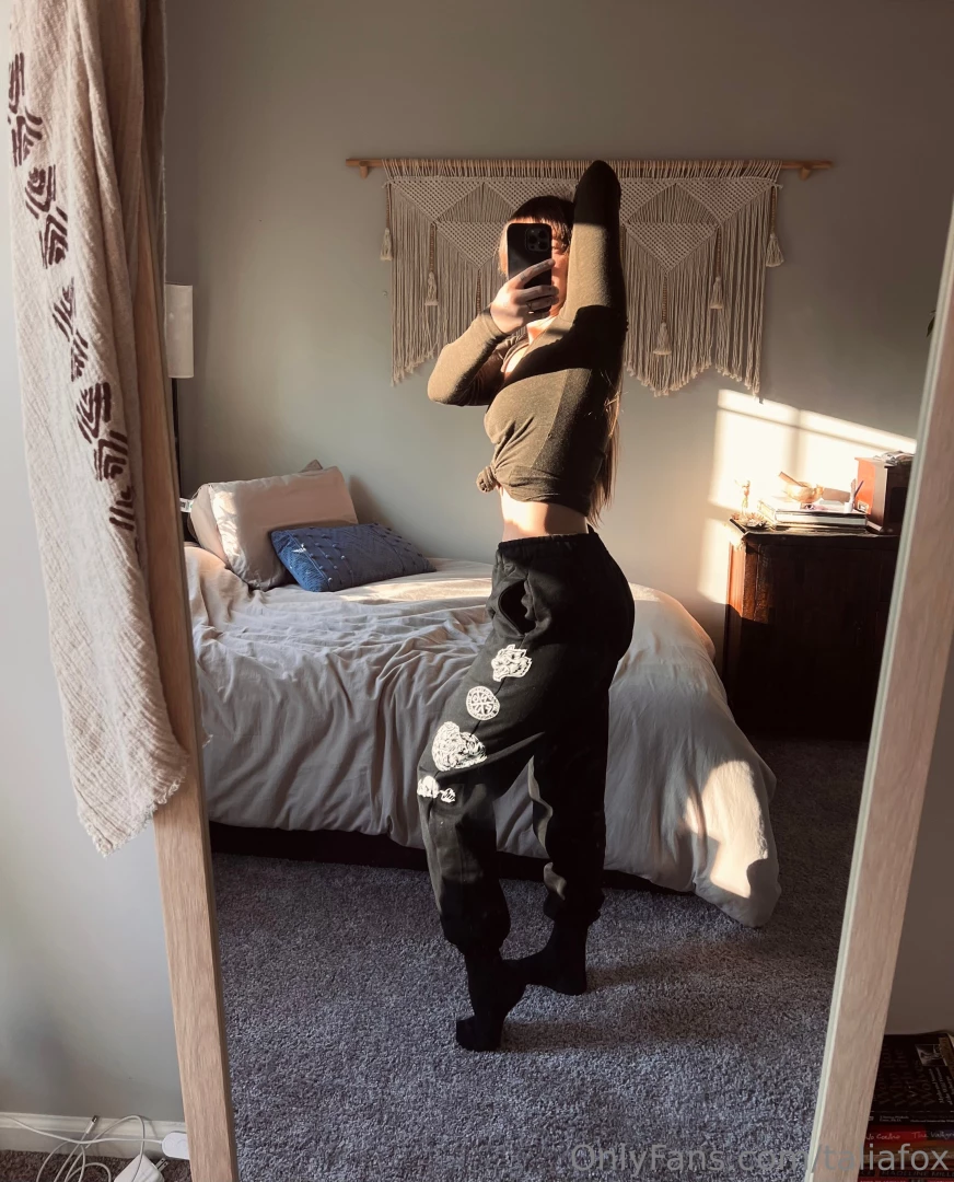 I want to live in big sweatpants 