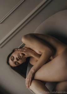 Little bit of of aesthetics and weird poses haha what is your favorite