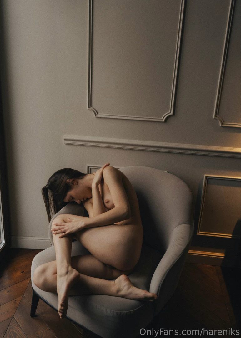 Little bit of of aesthetics and weird poses haha what is your favorite part 4 