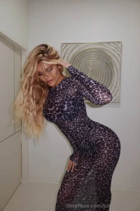 I know you re watching and you re doing the right thing in this dress