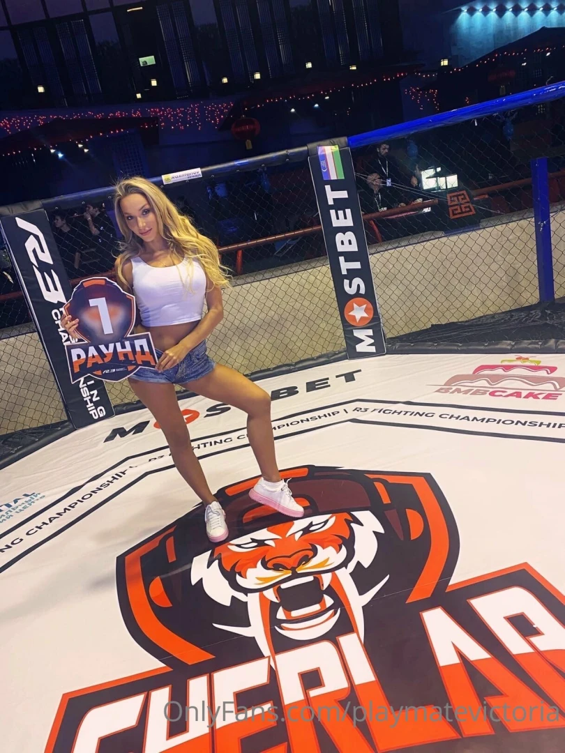 Round went are you ready to resist the sight of me 