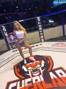 Round went are you ready to resist the sight of me