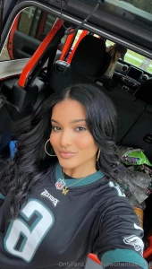 Football season is my favorite drop your football team in the comments