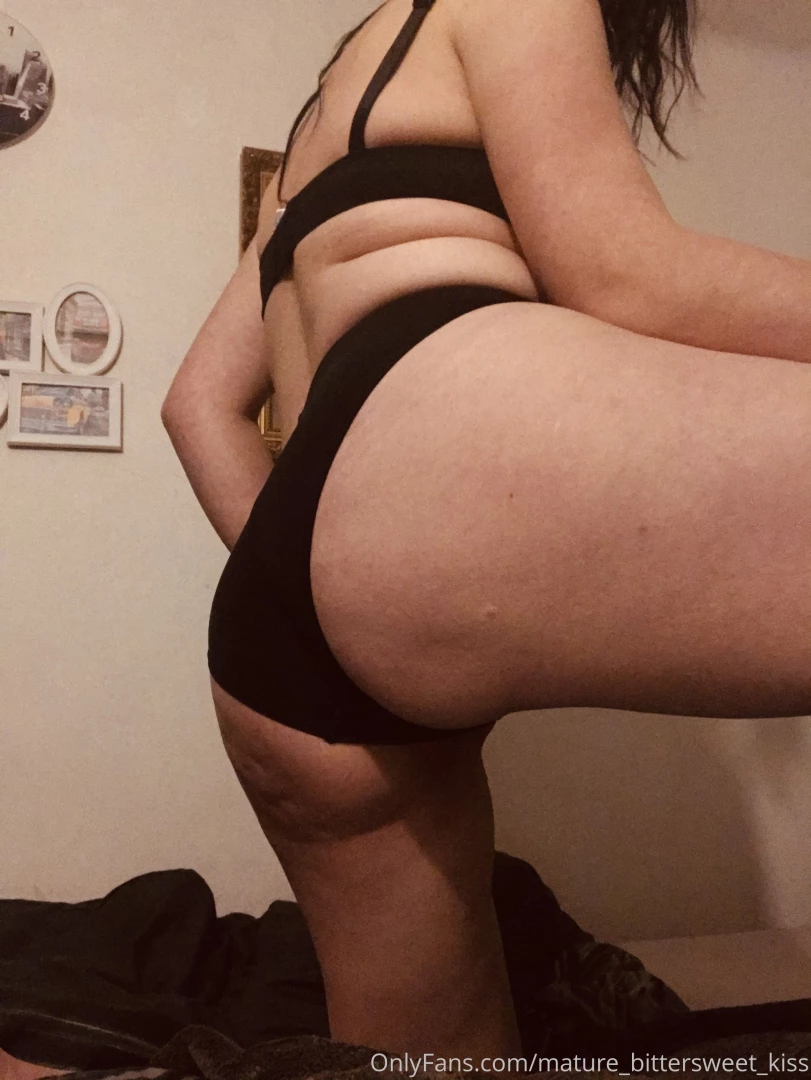 Hello darling i wish you a nice evening and sweet dreams you want me i 