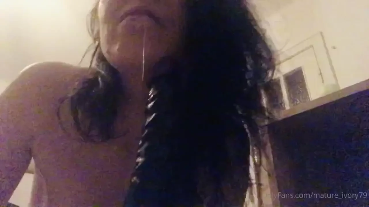 Good morning sweetheart i want to spoil you to put your tail in my 