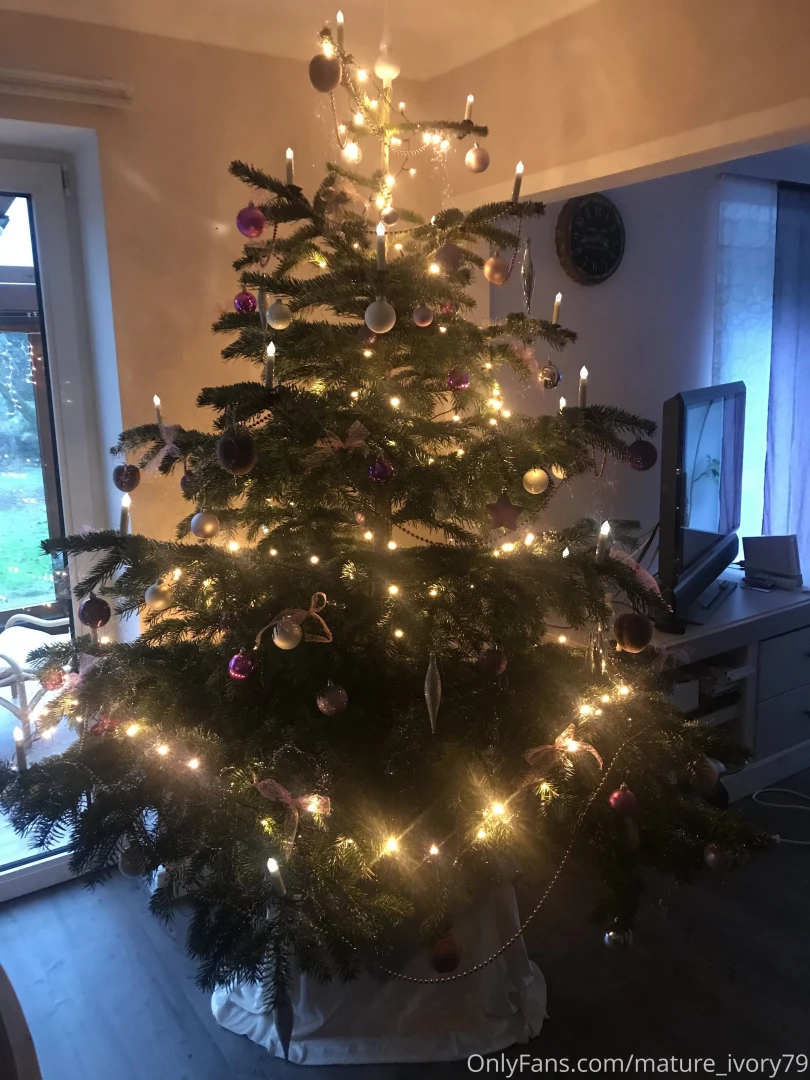 Adorned the tree with my girlfriend today beautiful many greetings part 2 