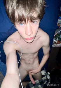 Helloooo i d like to be more active on chats feel free to dm me enjoy part 3