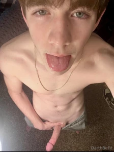 Helloooo i d like to be more active on chats feel free to dm me enjoy