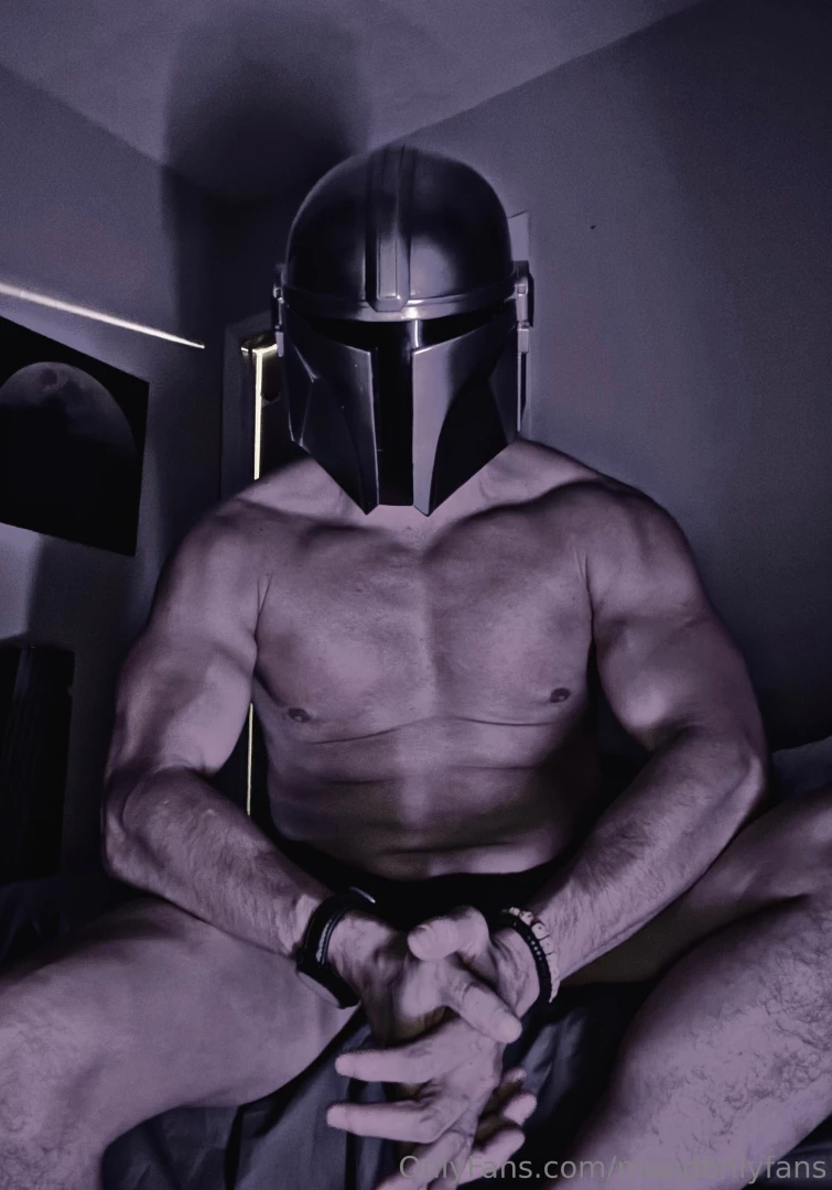 Hope you guys had a happy new year because daddy s back come say hi 