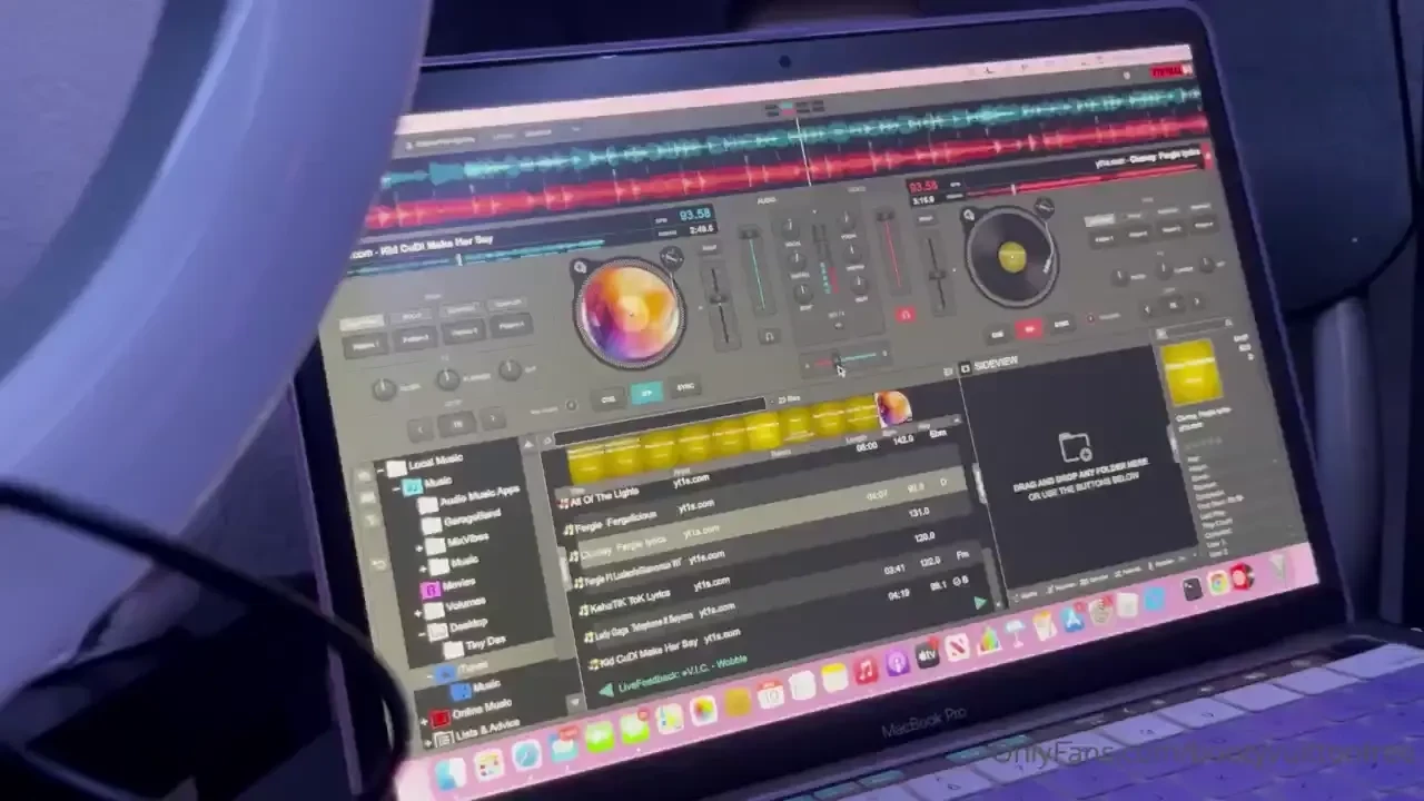 Fun fact i love to dj i ve been on and off practicing since i was 16 i 