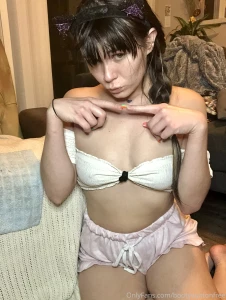 Hey uhhhh do u think u could like cum play with me ummm over on my vip