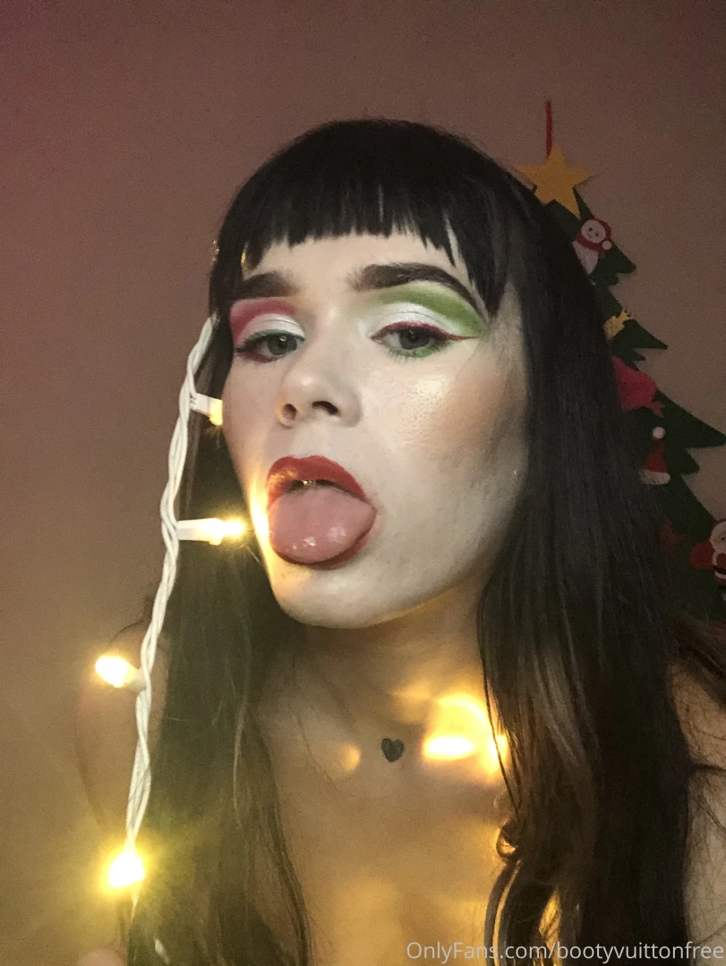 You should see the nudes i took 