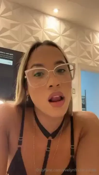 Rainy afternoon here and i m horny dm lover s sexy girl free 