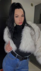 Dancing to your favorite song is the best mood even if the day of