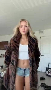 Fit checkkkk i literally went onto hollywood blvd in this outfit to