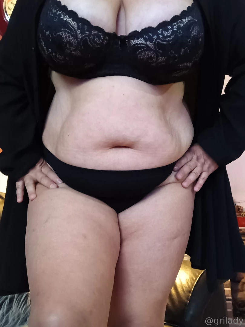 You like this fat milf 