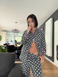 Check your dms for something tasty